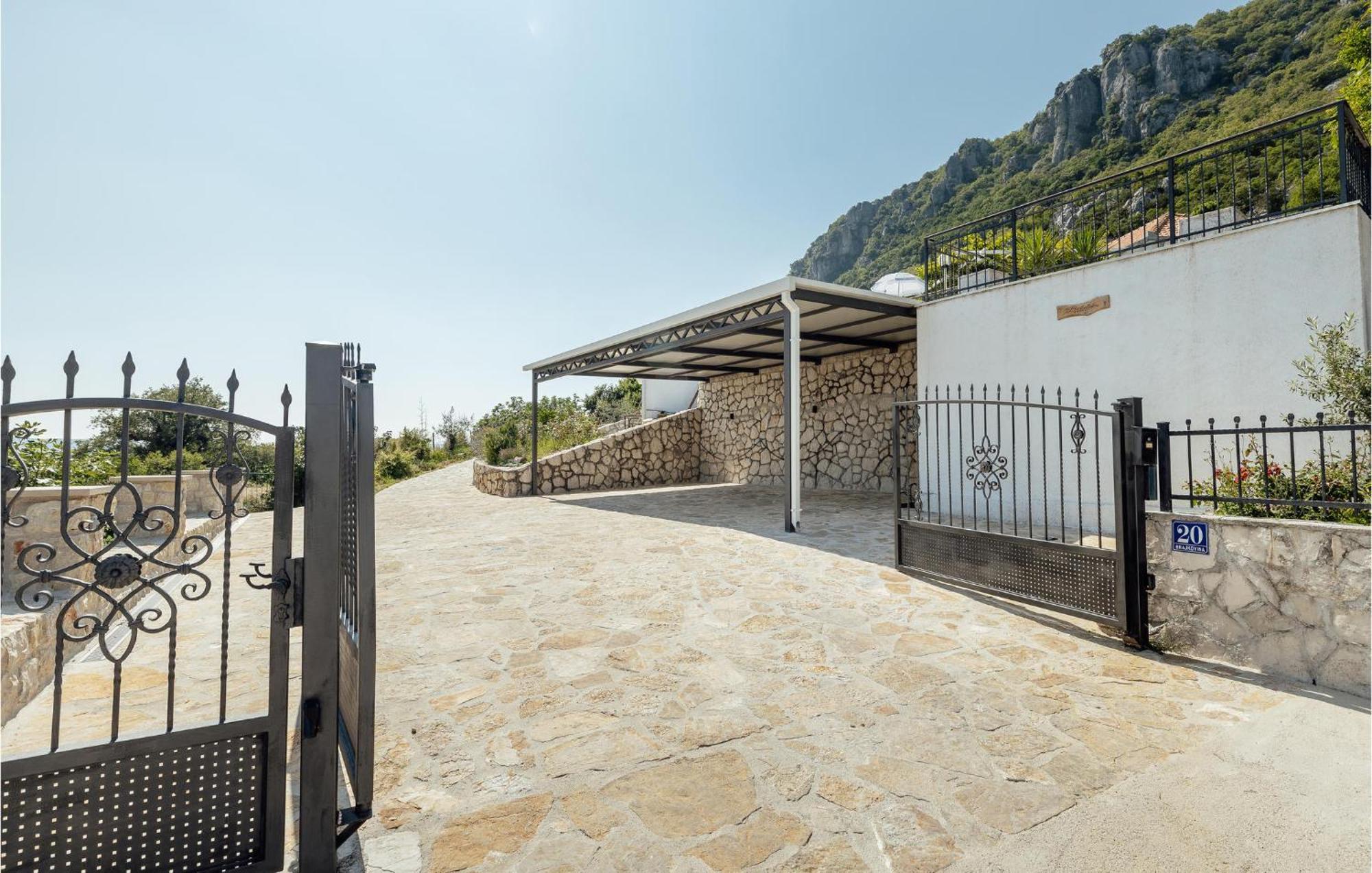 Amazing Home In Herceg Novi With House Sea View 외부 사진