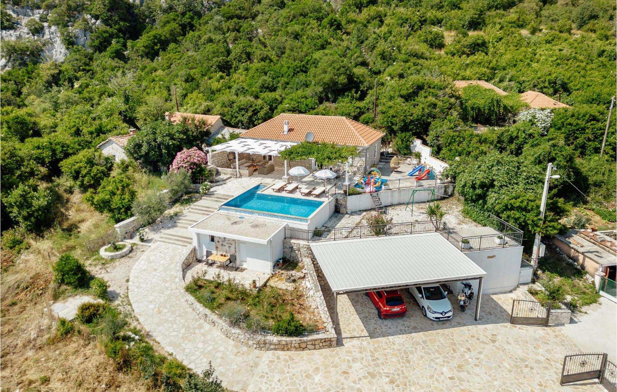 Amazing Home In Herceg Novi With House Sea View 외부 사진